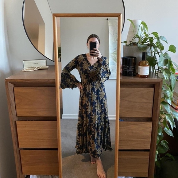 Oneseason Australia Indi Palma cotton voile bell sleeve maxi dress - Picture 9 of 10